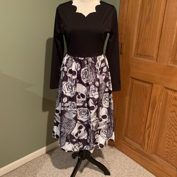 LONG SLEEVE BLACK TOP. SKULL SKIRT DRESS SIZE S  #404 - Picture 1 of 2